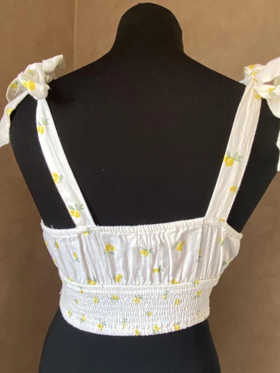 Crop top HOLLISTER wit met citroendruk maat 36 Smocks & bretels om vast te binden – Esprit – photo 4
